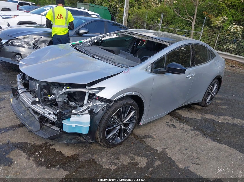 TOYOTA PRIUS - zdjęcie 2