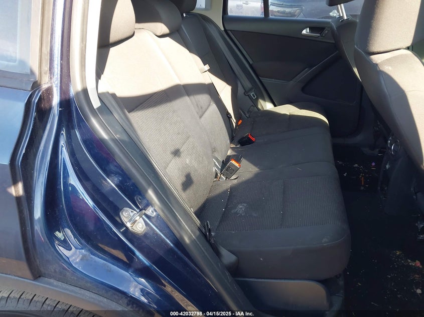 2014 VOLKSWAGEN TIGUAN VIN: WVGAV3AX7EW541355