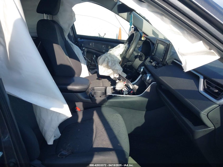 2020 TOYOTA RAV4 XLE - 2T3P1RFV2LW130185