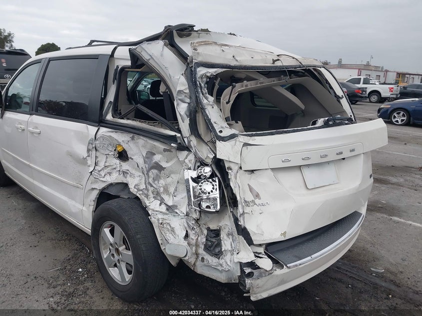 2013 DODGE GRAND CARAVAN SXT - 2C4RDGCG7DR581568