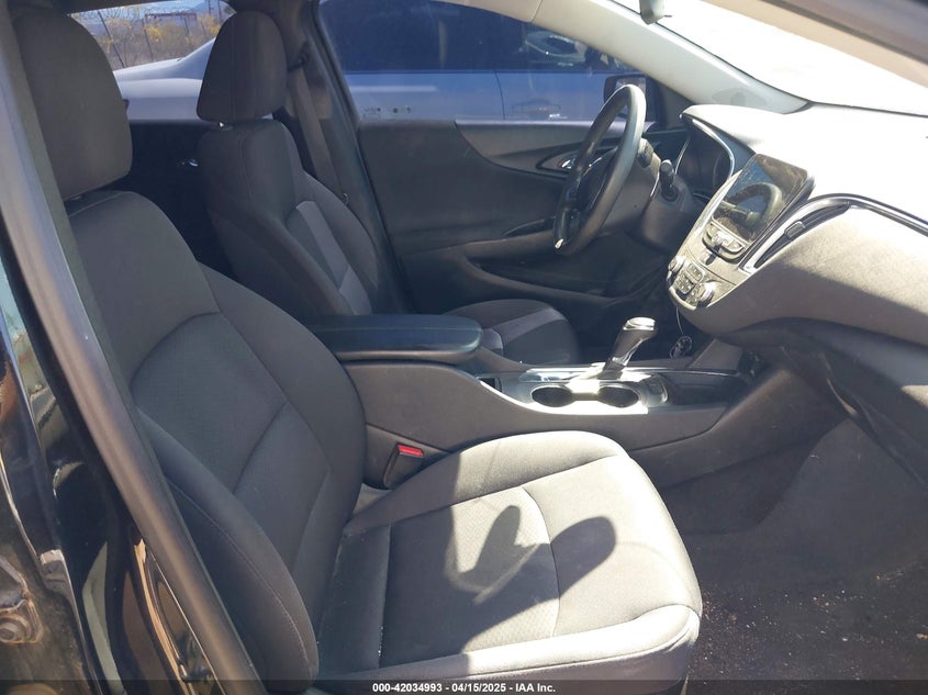 2019 CHEVROLET MALIBU VIN: 1G1ZD5ST4KF155367