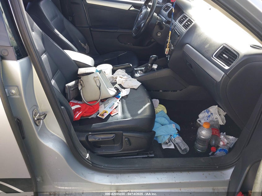 2013 VOLKSWAGEN JETTA VIN: 3VWDX7AJXDM362477