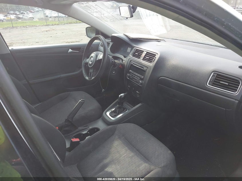 2013 VOLKSWAGEN JETTA 2.0L S - 3VW2K7AJ6DM217975
