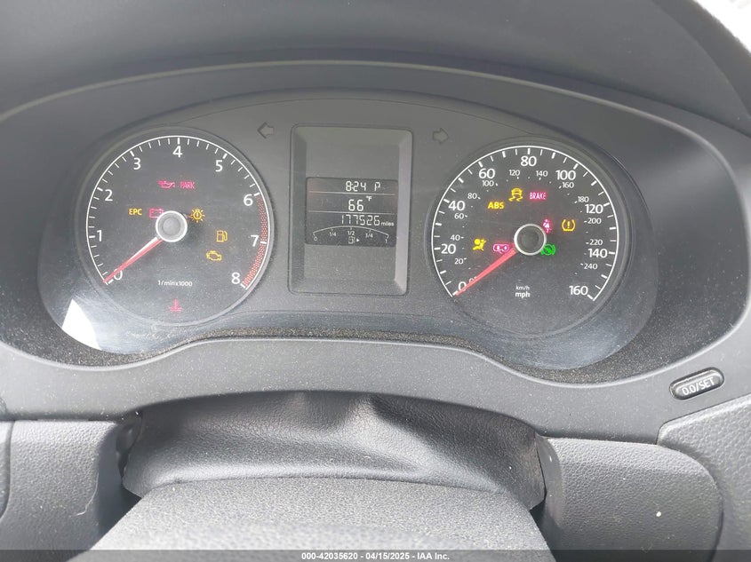 2013 VOLKSWAGEN JETTA 2.0L S - 3VW2K7AJ6DM217975