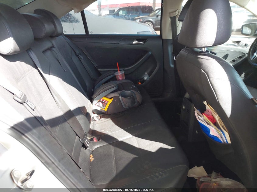 2011 VOLKSWAGEN JETTA VIN: 3VWDZ7AJ6BM332867
