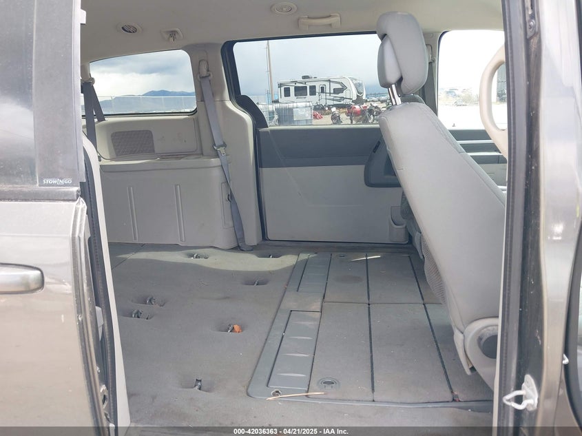2010 DODGE GRAND CARAVAN VIN: 2D4RN3D15AR342941