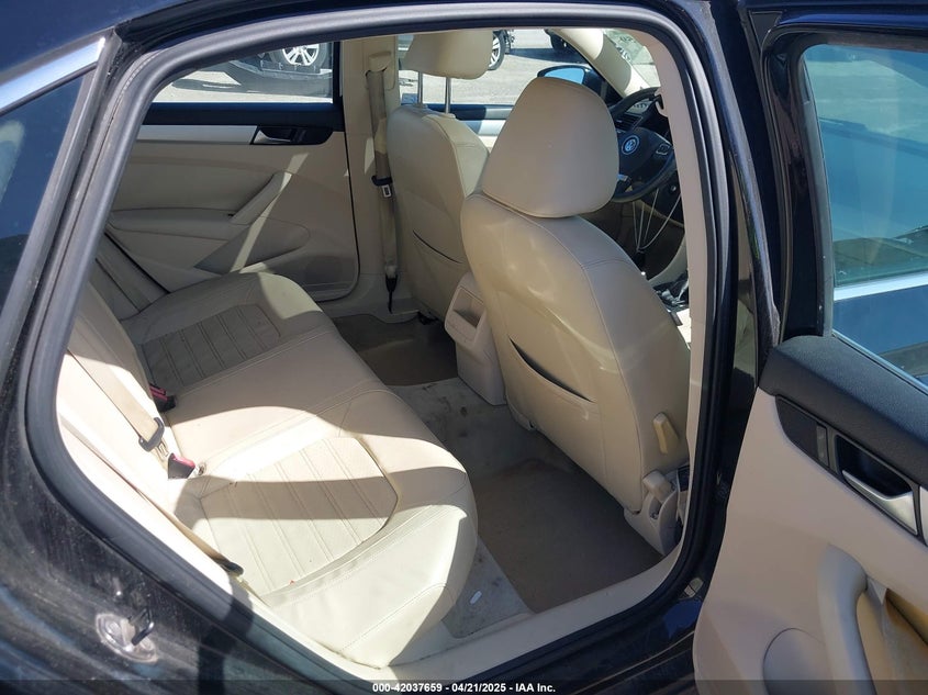 2012 VOLKSWAGEN PASSAT VIN: 1VWBM7A31CC094470