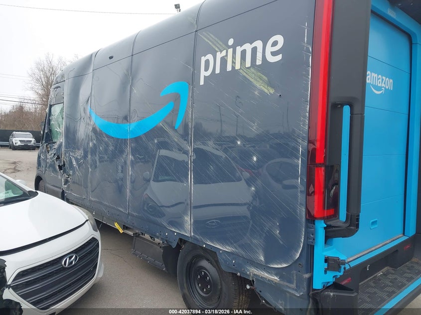 Vin: 7fceheb29rn022275, lot: 42529461, rivian delivery 700 20243
