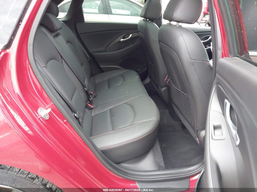 2018 HYUNDAI ELANTRA GT VIN: KMHH55LC0JU077111