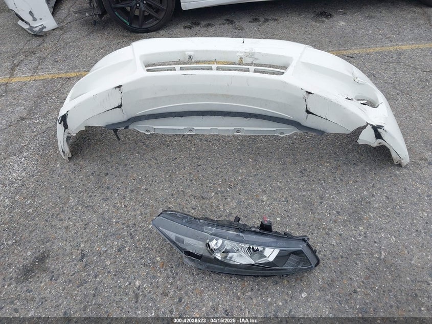 2012 HONDA ACCORD VIN: 1HGCS1B88CA005639