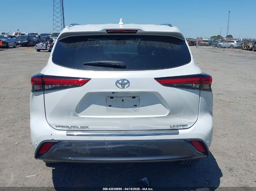 2022 Toyota Highlander - 5TDYZRAH7NS093671