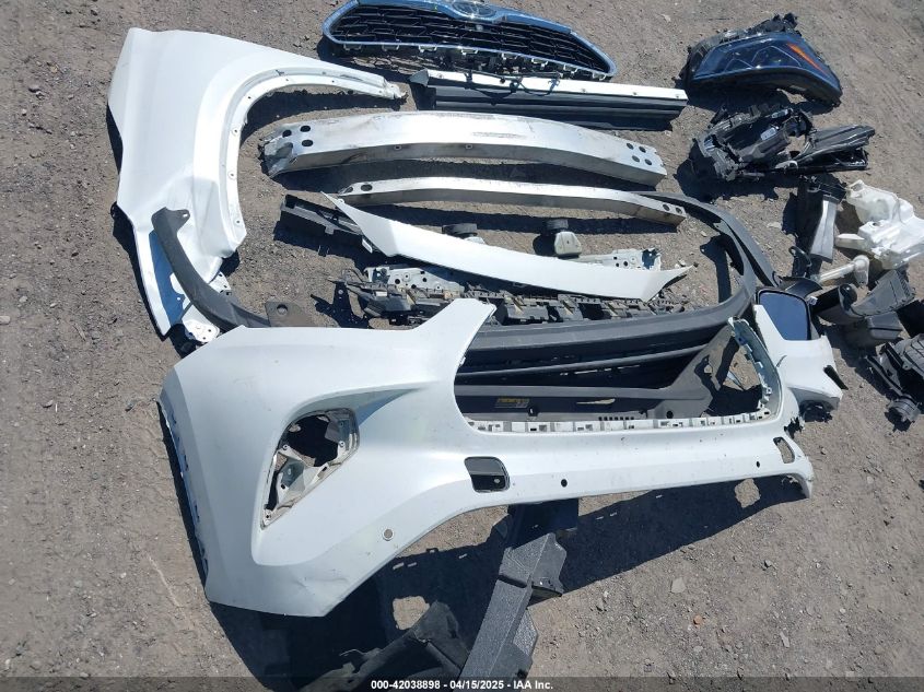 2022 Toyota Highlander - 5TDYZRAH7NS093671