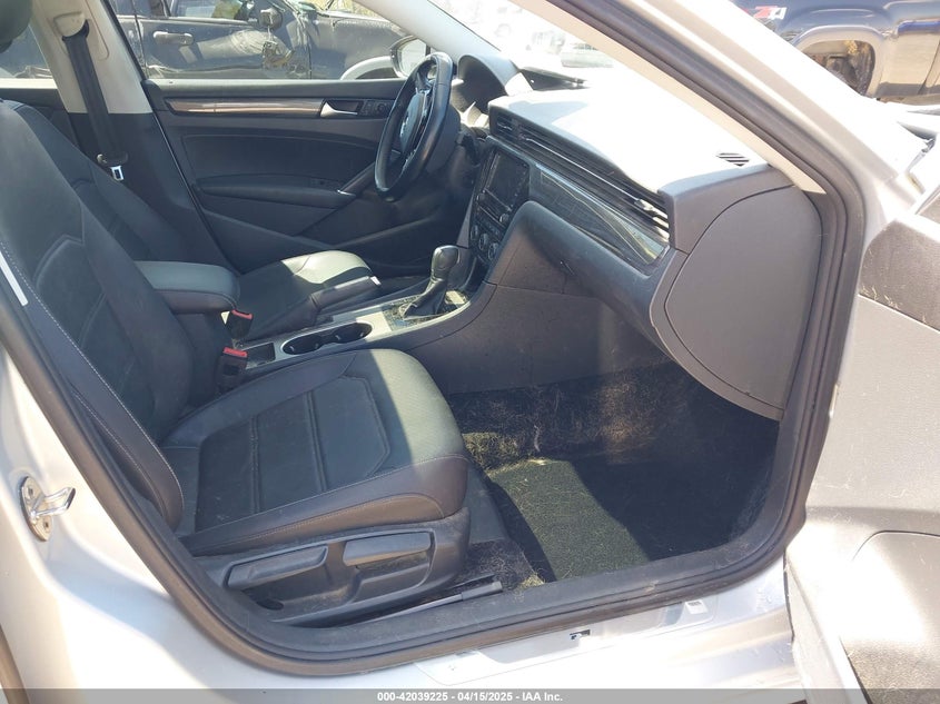 2020 VOLKSWAGEN PASSAT 2.0T R-LINE - 1VWMA7A32LC011193