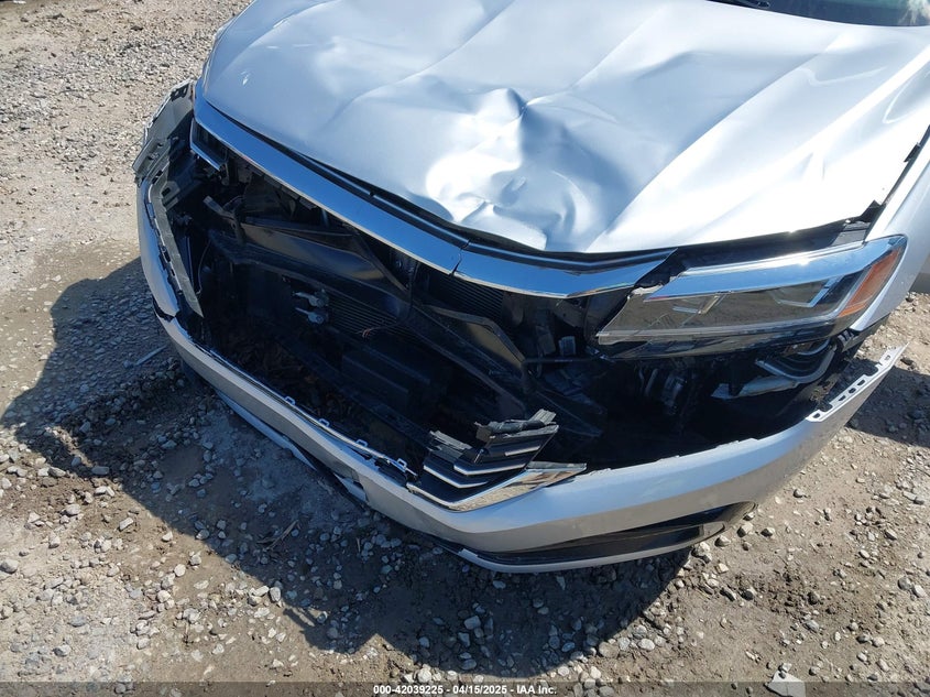 2020 VOLKSWAGEN PASSAT 2.0T R-LINE - 1VWMA7A32LC011193