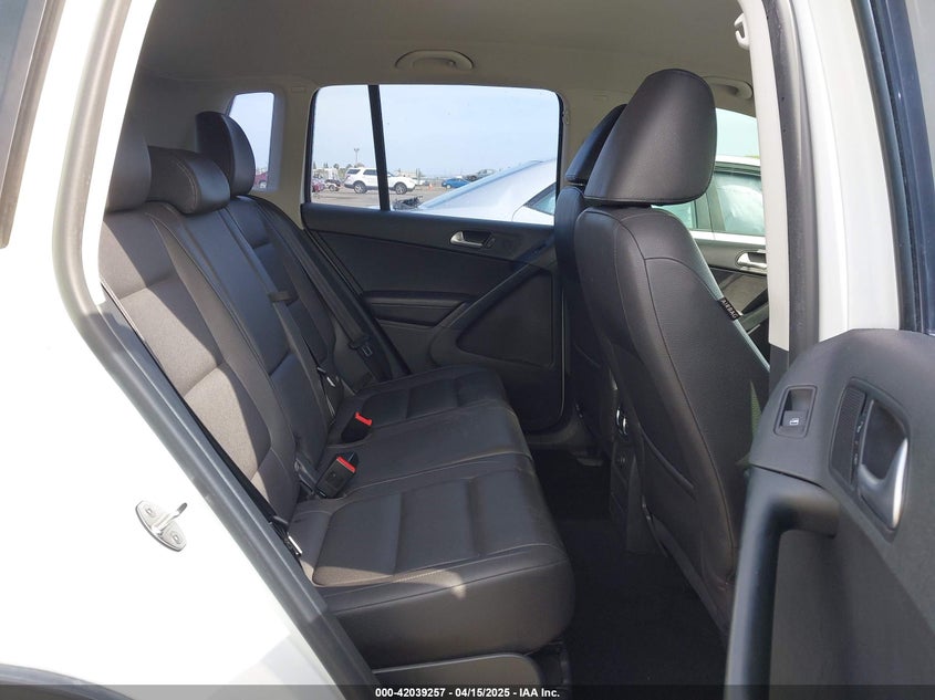 2016 VOLKSWAGEN TIGUAN S - WVGAV7AX0GW528750