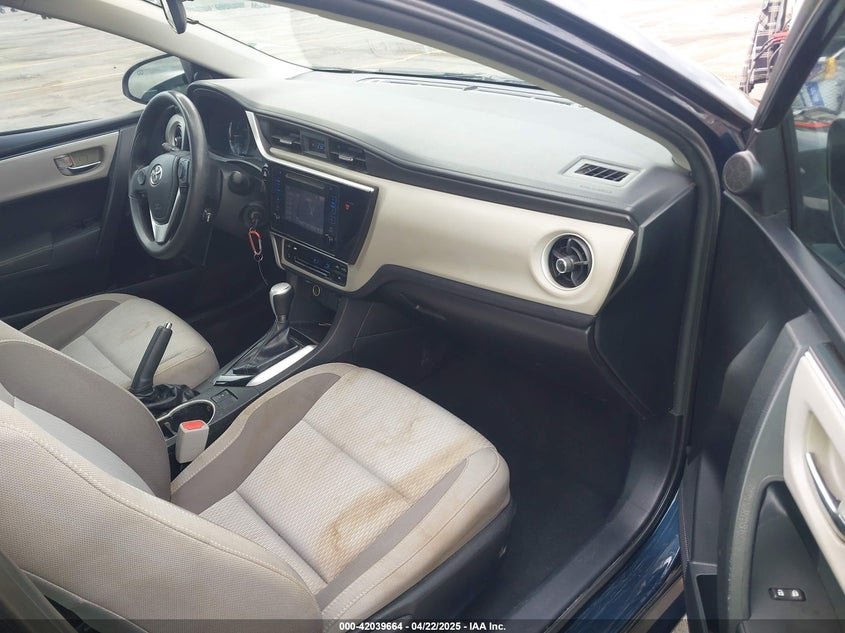 2018 TOYOTA COROLLA LE - 5YFBURHE7JP831374