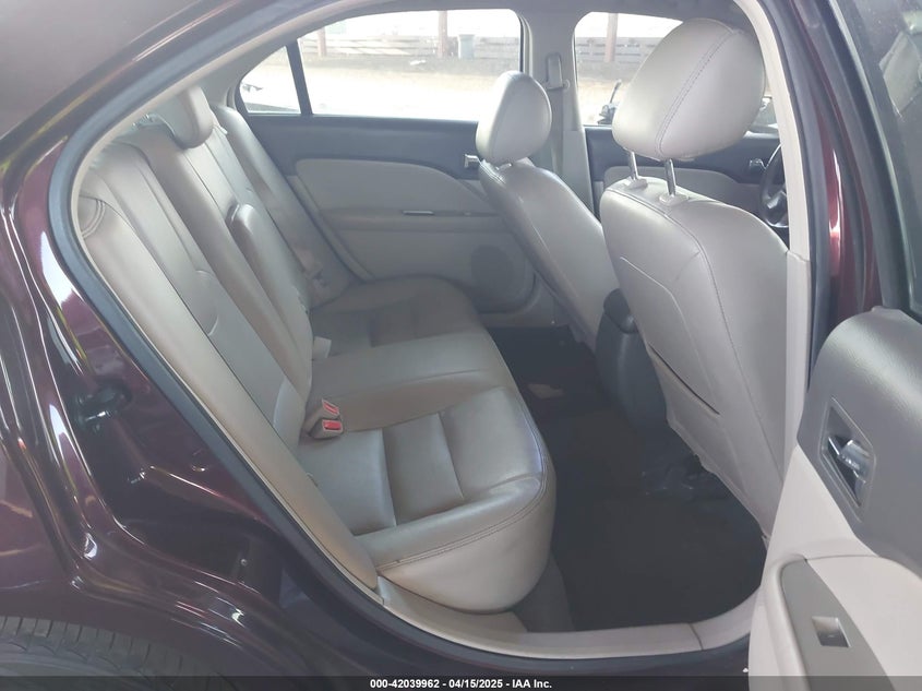 2011 FORD FUSION VIN: 3FAHP0JG7BR324789