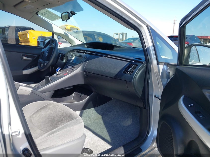 2013 TOYOTA PRIUS VIN: JTDKN3DU1D5650005