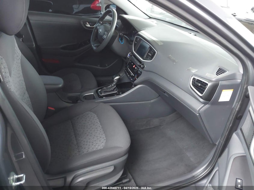 2019 HYUNDAI IONIQ VIN: KMHC65LC0KU160157