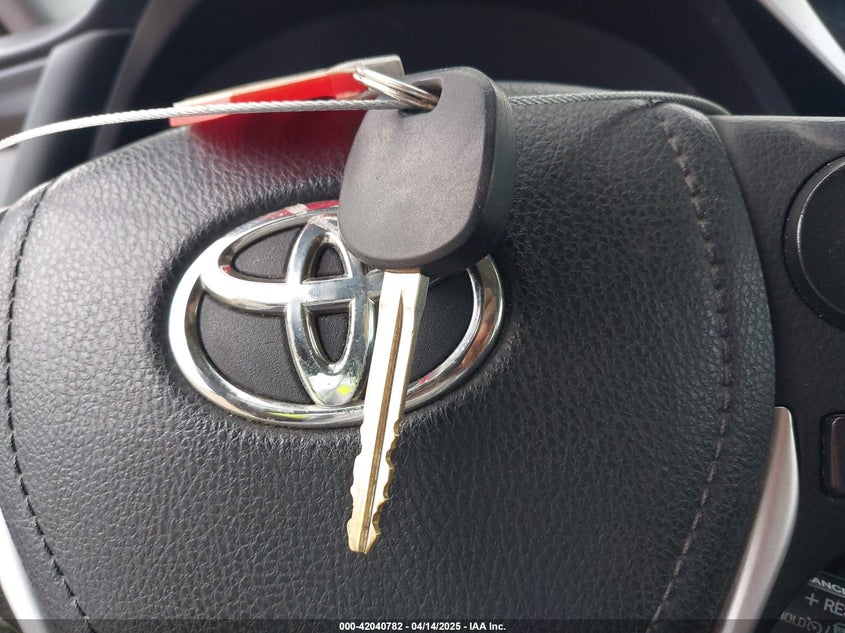 2018 TOYOTA COROLLA LE - 5YFBURHE5JP809342