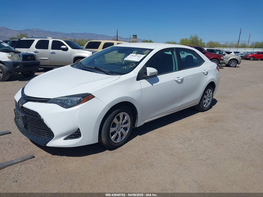 2018 TOYOTA COROLLA LE - 5YFBURHE5JP809342