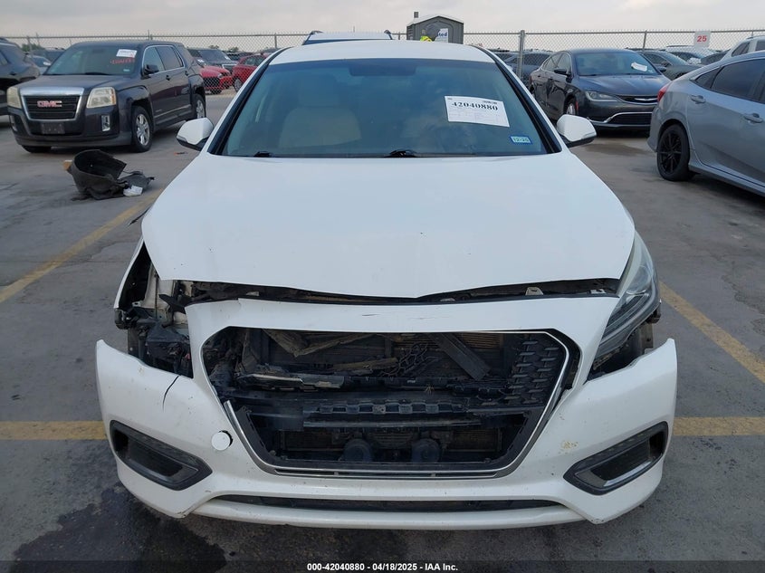 2017 HYUNDAI SONATA HYBRID VIN: KMHE24L11HA045817
