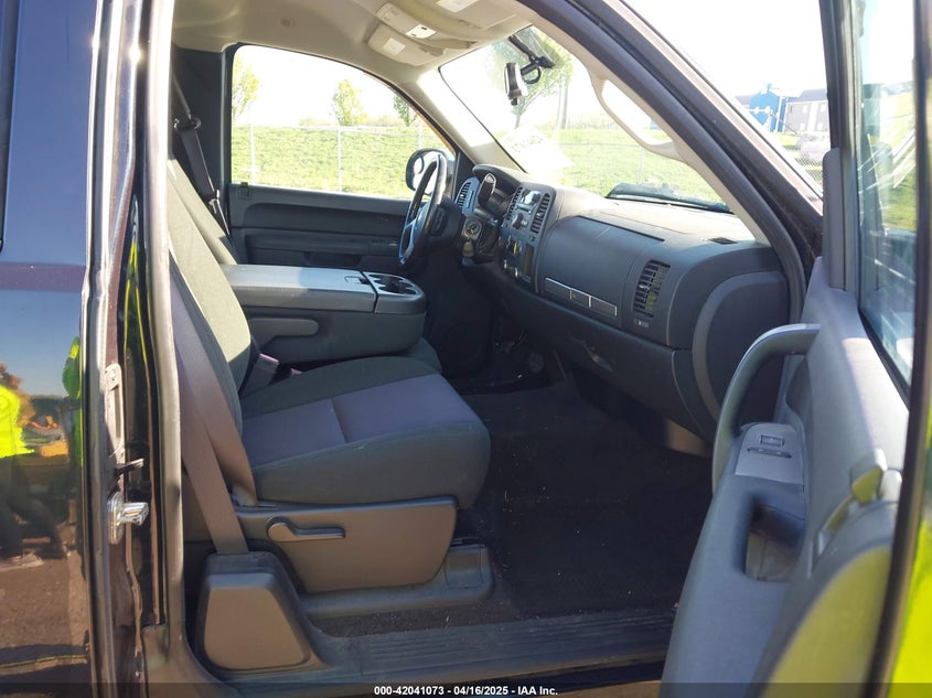 2013 CHEVROLET SILVERADO 1500 VIN: 1GCRKSE76DZ175972