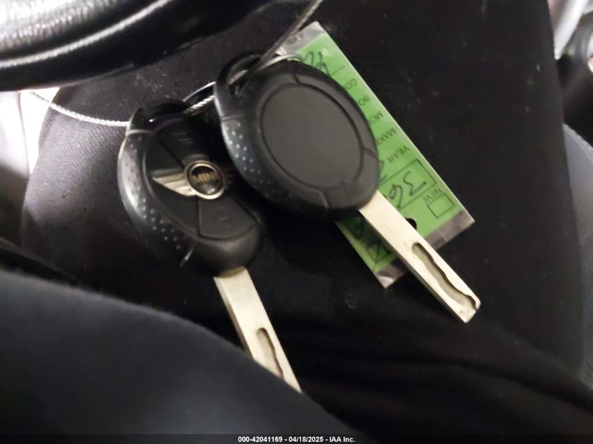 2006 Mini Cooper S VIN: WMWRE33596TJ39582 Lot: 42041169