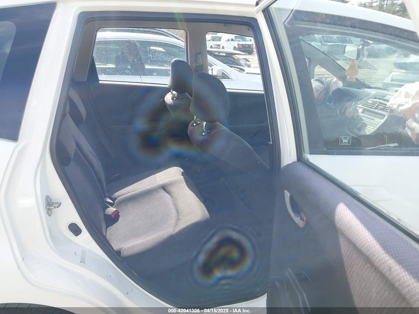 2013 HONDA FIT VIN: JHMGE8H5XDC004168