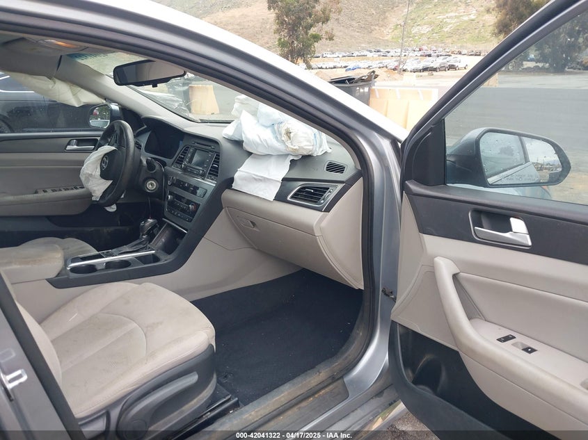 2015 HYUNDAI SONATA VIN: 5NPE34AF6FH109243