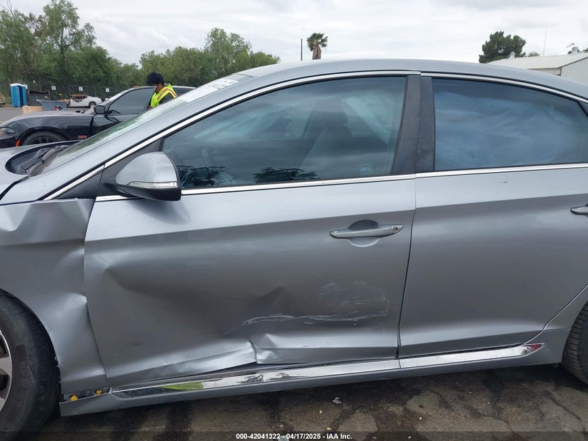 2015 HYUNDAI SONATA VIN: 5NPE34AF6FH109243