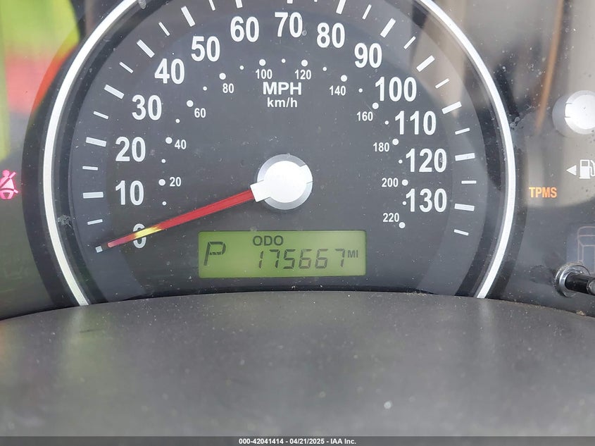 2008 KIA SEDONA VIN: KNDMB233X86193666