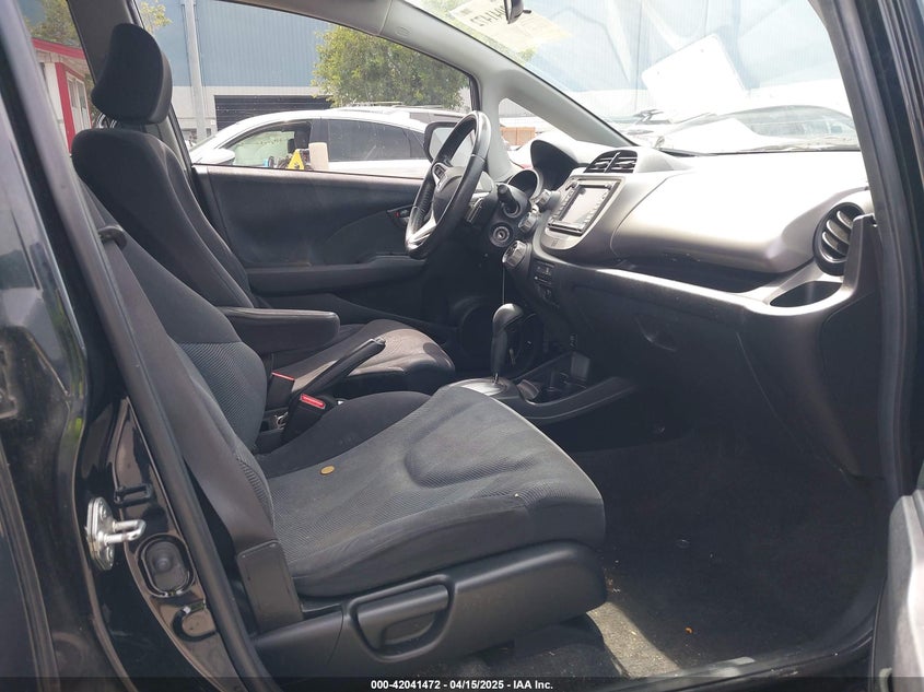 2010 HONDA FIT VIN: JHMGE8H6XAC016258
