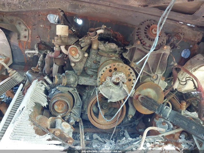 2002 Cadillac Escalade Standard VIN: 1GYEK63N32R207002 Lot: 42041609