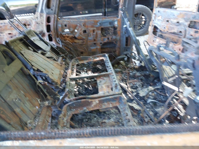 2002 Cadillac Escalade Standard VIN: 1GYEK63N32R207002 Lot: 42041609