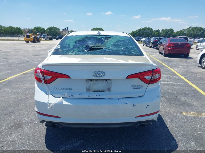 2015 HYUNDAI SONATA VIN: 5NPE34AF9FH074021