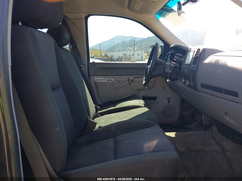 2011 CHEVROLET SILVERADO 2500HD VIN: 1GC2CVCG5BZ252721