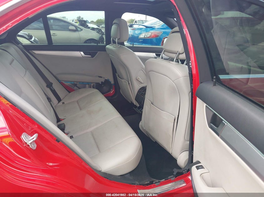 2013 MERCEDES-BENZ C 250 VIN: WDDGF4HB0DA807120