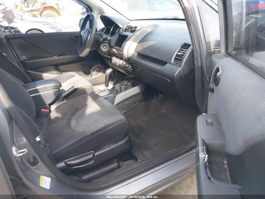 2008 HONDA FIT VIN: JHMGD38468S028959