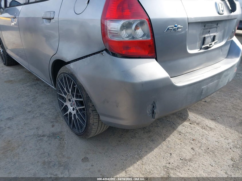 2008 HONDA FIT VIN: JHMGD38468S028959