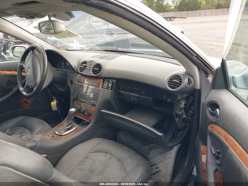 2005 Mercedes-Benz Clk 320 VIN: WDBTK65J05F144405 Lot: 42042304