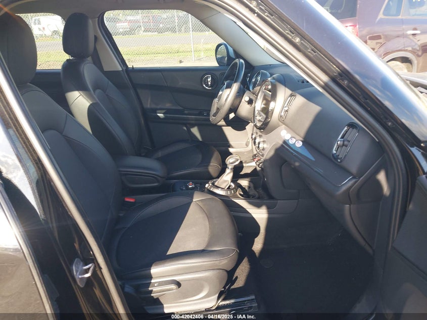 2017 MINI COUNTRYMAN COOPER - WMZYS7C31H3E06605