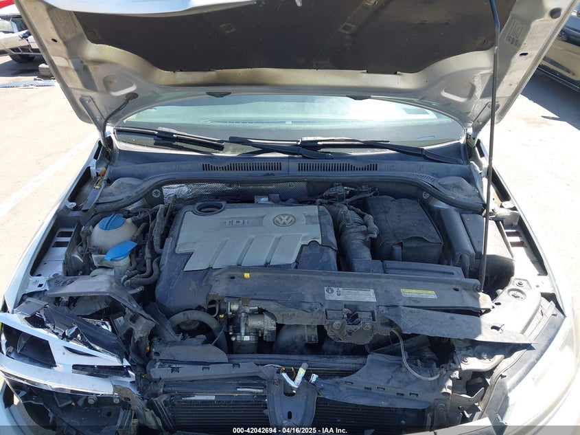 2014 VOLKSWAGEN JETTA VIN: 3VWLL7AJ0EM331537