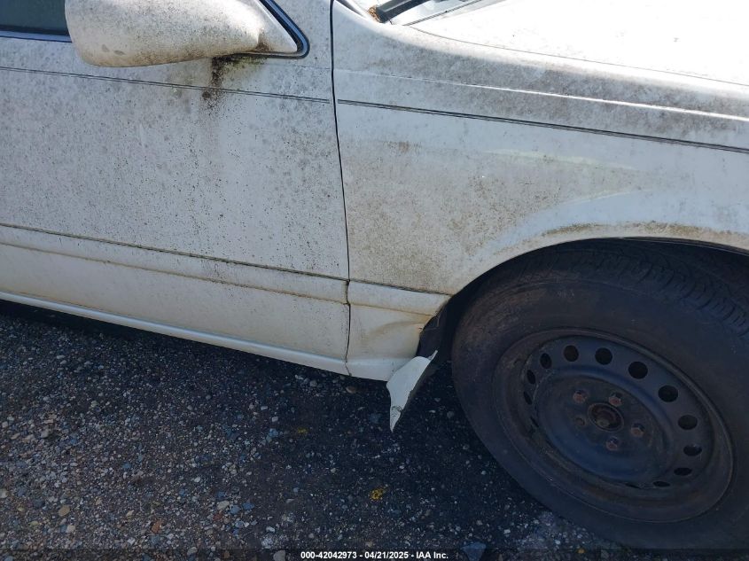 2000 Toyota Camry Le VIN: JT2BG22K3Y0471420 Lot: 42042973