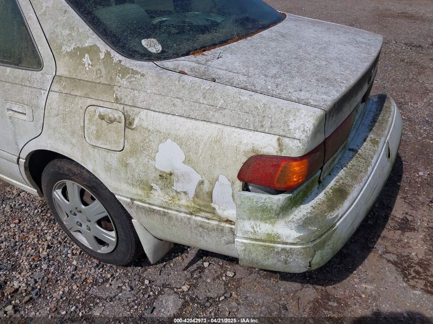 2000 Toyota Camry Le VIN: JT2BG22K3Y0471420 Lot: 42042973