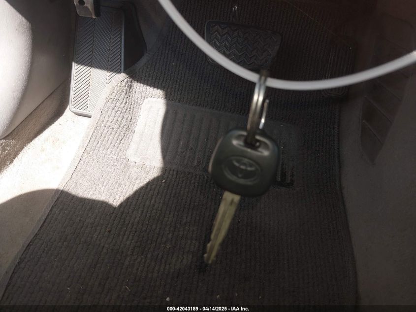 2004 Toyota Camry Xle VIN: 4T1BE32K14U888780 Lot: 42043189