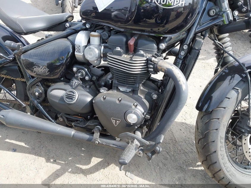 2018 TRIUMPH MOTORCYCLE BONNEVILLE BOBBER BLACK - SMTD53HL9JT874089