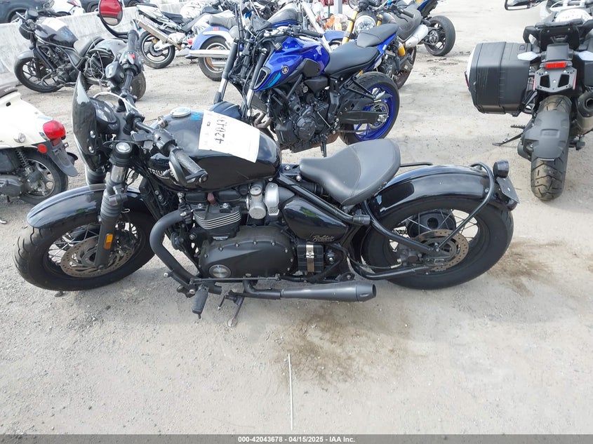 2018 TRIUMPH MOTORCYCLE BONNEVILLE BOBBER BLACK - SMTD53HL9JT874089
