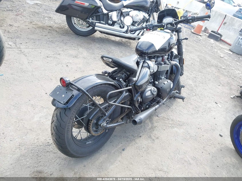 2018 TRIUMPH MOTORCYCLE BONNEVILLE BOBBER BLACK - SMTD53HL9JT874089