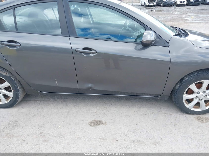 2011 MAZDA MAZDA3 VIN: JM1BL1VGXB1372518